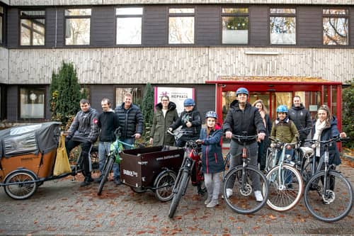 Gruppenfoto Fahrradspende Hephata